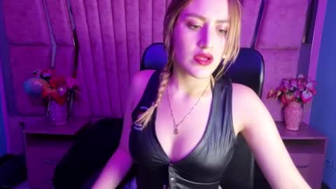 MiaScarlet online show from September 11, 2025, 9:15 pm