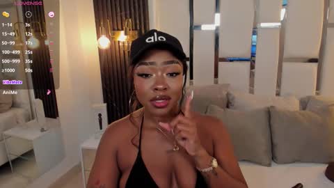 Miia Schwarz  online show from October 9, 2025, 11:14 pm