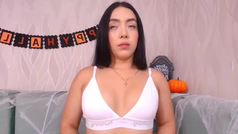 Snapshot of miia_scoott_ chatting on October 23, 2025, 11:53 am miia scoott  online show from October 23, 2025, 11:53 am