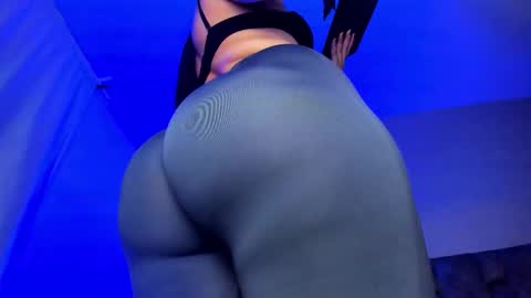 Snapshot of miia_smith97 chatting on October 1, 2025, 9:43 pm mia online show from October 1, 2025, 9:43 pm