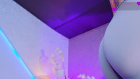 Snapshot of miia_sttone chatting on May 8, 2026, 4:12 pm miia_sttone online show from May 8, 2026, 4:12 pm