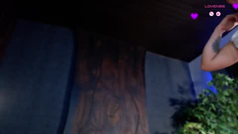 Snapshot of miia_sttone chatting on May 9, 2026, 4:23 pm miia_sttone online show from May 9, 2026, 4:23 pm