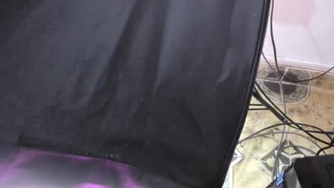 Mia online show from March 1, 2025, 4:33 pm