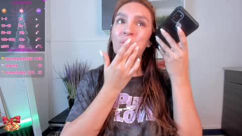 Snapshot of miia_taylors chatting on December 2, 2024, 3:47 pm Miia 3 online show from December 2, 2024, 3:47 pm