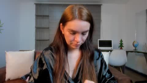 Snapshot of miia_taylors chatting on December 13, 2024, 3:11 pm Miia 3 online show from December 13, 2024, 3:11 pm