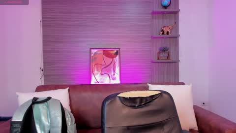 Snapshot of miia_taylors chatting on January 16, 2025, 12:53 pm Miia 3 online show from January 16, 2025, 12:53 pm