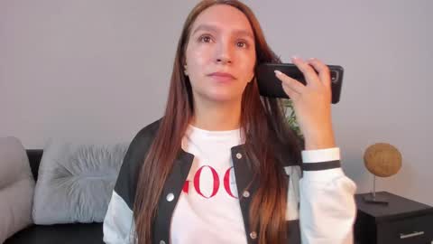 Snapshot of miia_taylors chatting on February 26, 2025, 12:14 pm Miia 3 online show from February 26, 2025, 12:14 pm