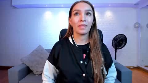 Snapshot of miia_taylors chatting on September 10, 2025, 12:16 pm Miia 3 online show from September 10, 2025, 12:16 pm