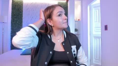 Snapshot of miia_taylors chatting on October 4, 2025, 11:52 am Miia 3 online show from October 4, 2025, 11:52 am