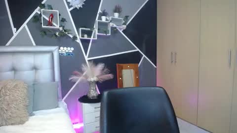 Snapshot of miiaa_k chatting on October 21, 2025, 1:01 pm miiaa_k online show from October 21, 2025, 1:01 pm