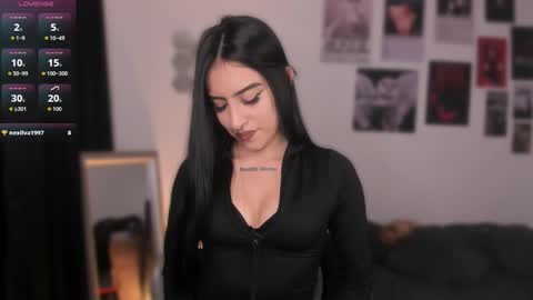  miiaa stone  online show from October 30, 2025, 1:29 am