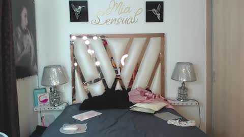 Mia  online show from January 13, 2025, 12:19 am