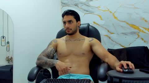 Snapshot of miike_stone1 chatting on October 8, 2025, 1:20 pm Daniel online show from October 8, 2025, 1:20 pm