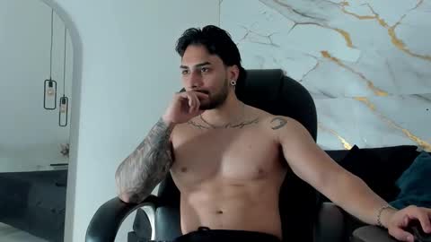 Snapshot of miike_stone1 chatting on October 29, 2025, 1:02 pm Daniel online show from October 29, 2025, 1:02 pm