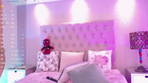 Lucii online show from September 26, 2025, 9:30 pm