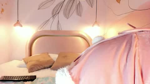 Misaki online show from October 27, 2025, 7:40 pm