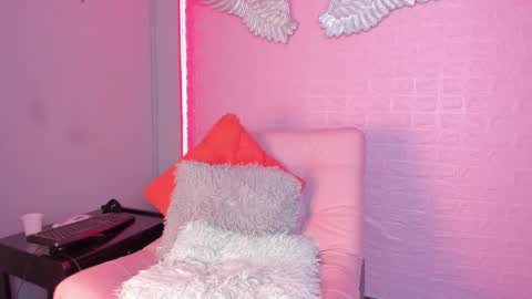 miiss_evaa online show from January 13, 2025, 2:42 pm
