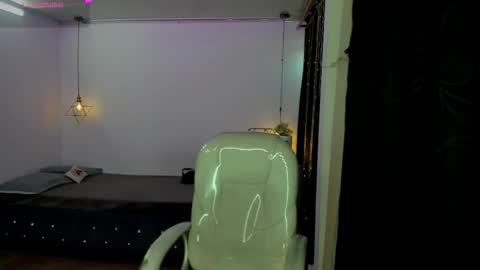 Snapshot of miiss_greyy chatting on September 22, 2025, 12:18 pm miiss_greyy online show from September 22, 2025, 12:18 pm