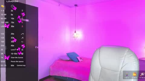 Snapshot of miiss_greyy chatting on October 20, 2025, 12:16 pm miiss_greyy online show from October 20, 2025, 12:16 pm