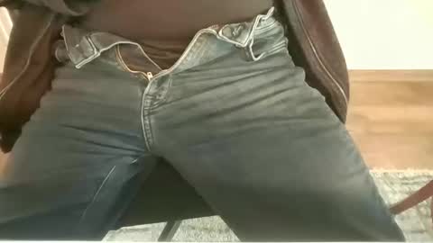 mik online show from October 9, 2025, 12:25 pm