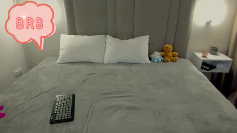 Mika online show from March 25, 2026, 2:06 am