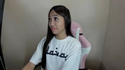 Snapshot of mika_cora chatting on March 29, 2026, 11:10 am MIKA online show from March 29, 2026, 11:10 am