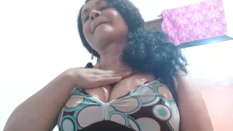 Snapshot of mikaela_lovee chatting on February 14, 2026, 8:05 pm Mikaela online show from February 14, 2026, 8:05 pm