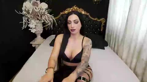 Snapshot of mikaelajensen chatting on January 17, 2025, 8:13 am Mikaela online show from January 17, 2025, 8:13 am
