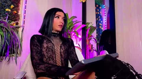 Snapshot of mikaelarangel chatting on October 20, 2025, 1:28 am mikaelarangel online show from October 20, 2025, 1:28 am