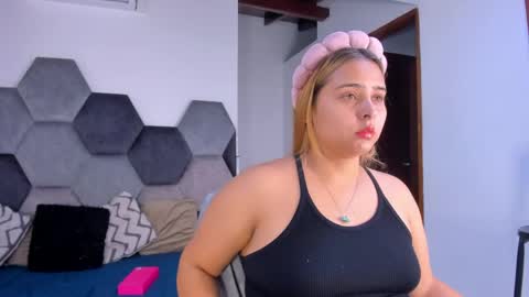 Mikaela blondie bigass online show from May 12, 2026, 7:55 pm