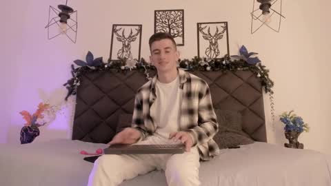 mikael online show from January 11, 2025, 6:35 am