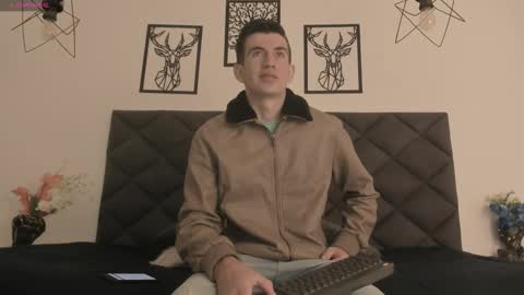 mikael online show from January 19, 2025, 4:01 am