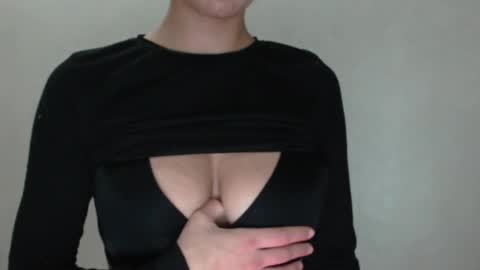 SORAYA online show from March 12, 2025, 11:01 pm