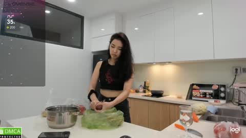 Snapshot of mikakimura chatting on February 18, 2025, 12:39 pm Miko now i live in Vietnam online show from February 18, 2025, 12:39 pm