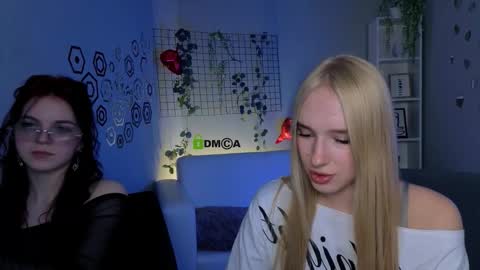 Snapshot of mikameovv chatting on March 5, 2026, 9:11 pm Mika online show from March 5, 2026, 9:11 pm