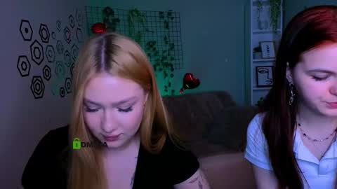 Snapshot of mikameovv chatting on March 11, 2026, 8:59 pm Mika online show from March 11, 2026, 8:59 pm