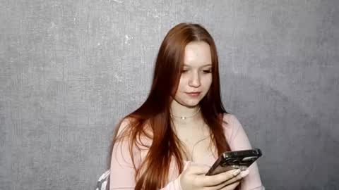 Lora online show from September 10, 2025, 4:18 pm
