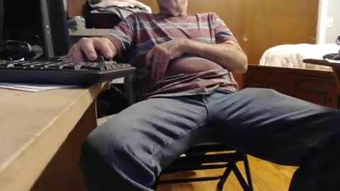 mike694fun online show from December 4, 2025, 11:57 pm