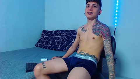 Mike IMDEPENDIENT MODEL online show from December 31, 2024, 2:25 pm