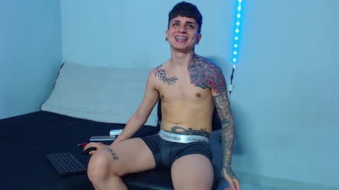 Mike IMDEPENDIENT MODEL online show from February 5, 2025, 2:29 am
