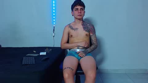 Mike IMDEPENDIENT MODEL online show from November 18, 2025, 2:28 am