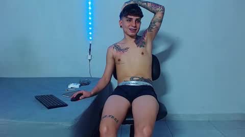 Mike IMDEPENDIENT MODEL online show from November 27, 2025, 2:08 pm