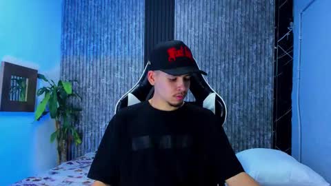 Mike 0233 online show from February 1, 2026, 4:22 am