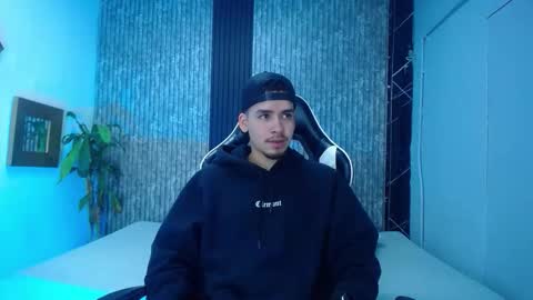 Mike 0233 online show from February 4, 2026, 3:56 am