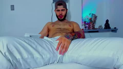 Snapshot of mike__horny chatting on October 23, 2025, 3:00 pm Mike  online show from October 23, 2025, 3:00 pm