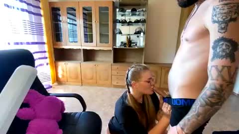 Mike and anna online show from June 26, 2026, 11:47 am
