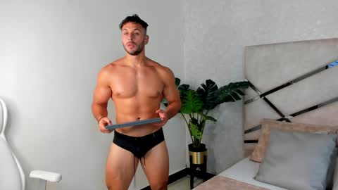 Snapshot of mike_belle chatting on December 3, 2024, 12:57 am Mike Belle online show from December 3, 2024, 12:57 am