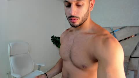 Snapshot of mike_belle chatting on December 10, 2024, 10:37 pm Mike Belle online show from December 10, 2024, 10:37 pm