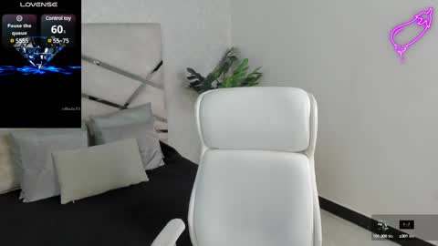 Snapshot of mike_belle chatting on February 20, 2025, 9:09 pm Mike Belle online show from February 20, 2025, 9:09 pm