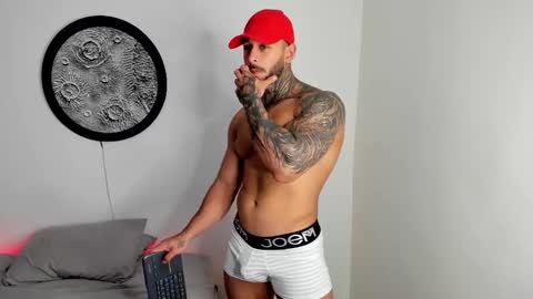 Snapshot of mike_belle chatting on February 27, 2026, 10:43 pm Mike Belle online show from February 27, 2026, 10:43 pm